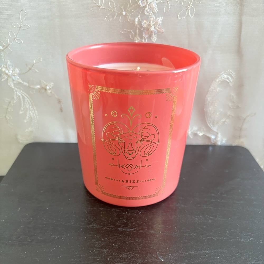 Ashland Scented Candle Aries NWT 10oz.